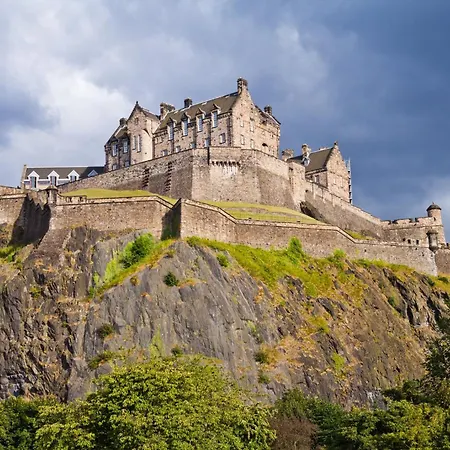 Holiday Inn Express Edinburgh City West By Ihg-2