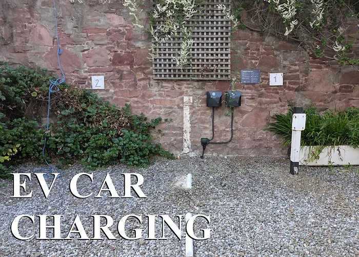 Cheap hotel: Averon Guest House