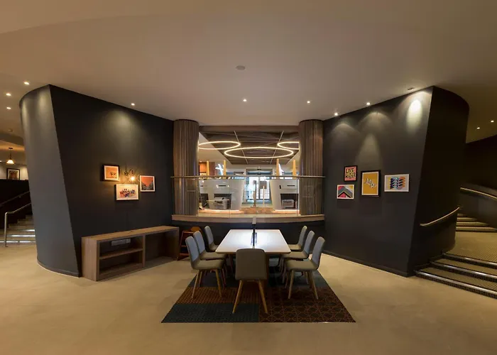 Hotel: Holiday Inn Edinburgh Zoo By Ihg